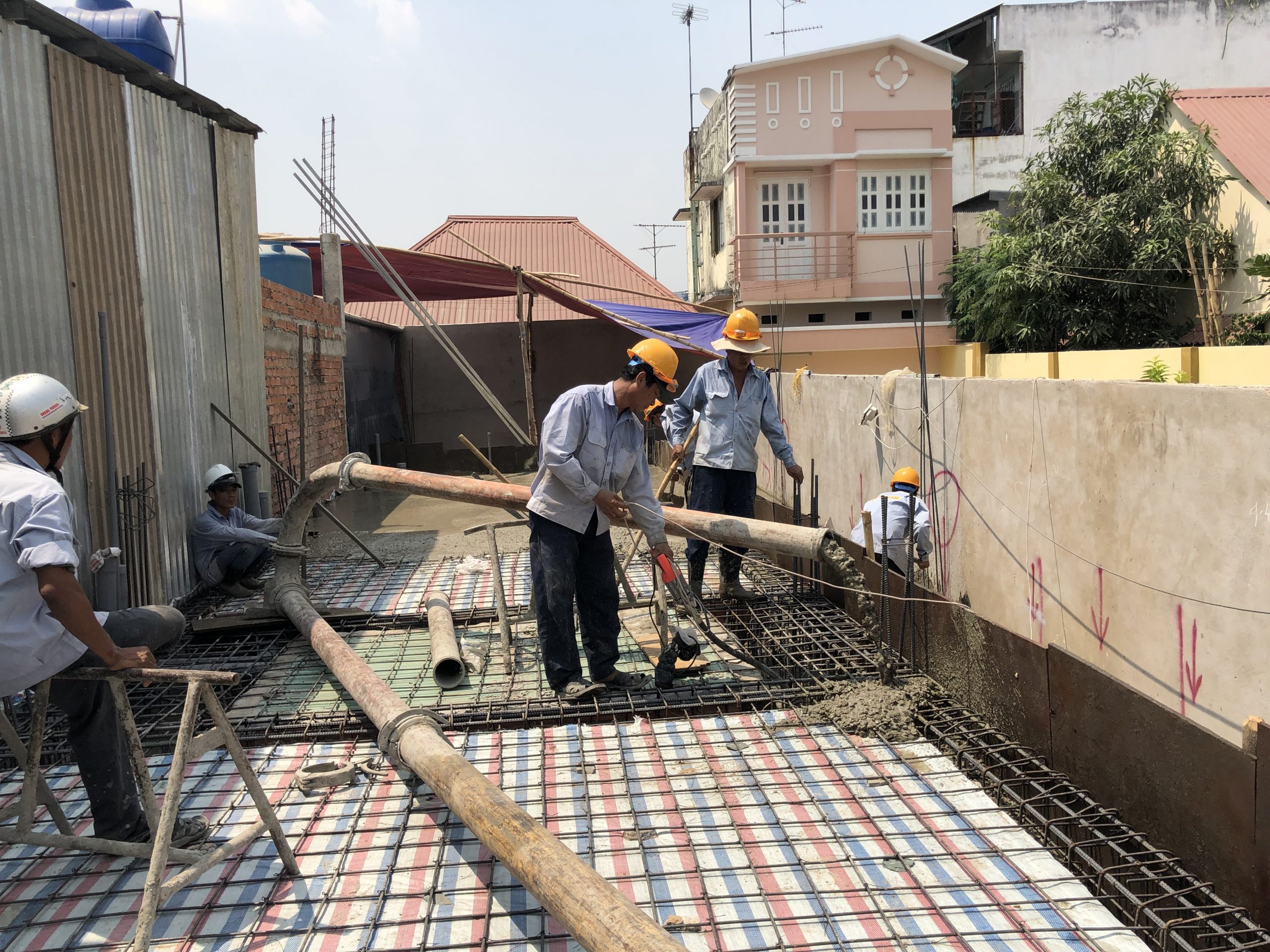 đổ bê tông sàn trệt