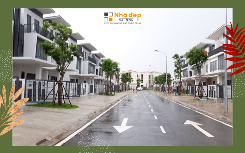 Lại là một mẫu nhà phố liền kề với hai tông màu trắng đen và thiết kế hiện đại. Mái nhà được cách điệu nhìn cực lạ mắt và thu hút khách hàng. Hai dãy nhà đối diện nhau những vẫn có khoảng đường đi chung rộng rãi và thoáng mát.