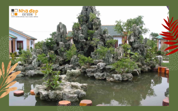 Không nên thiết kế hòn non bộ có hình thù kỳ quái