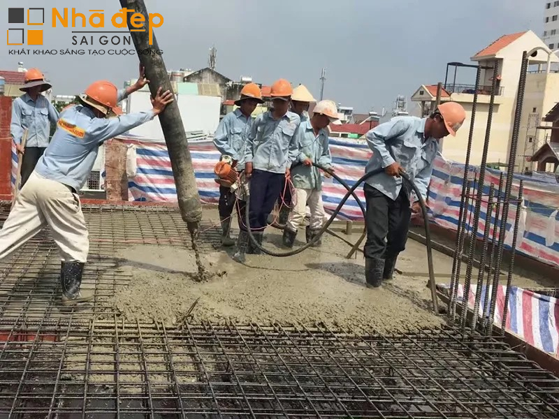 Nhân công phải tuân thủ các nguyên tắc và kỹ thuật đổ bê tông đạt chuẩn